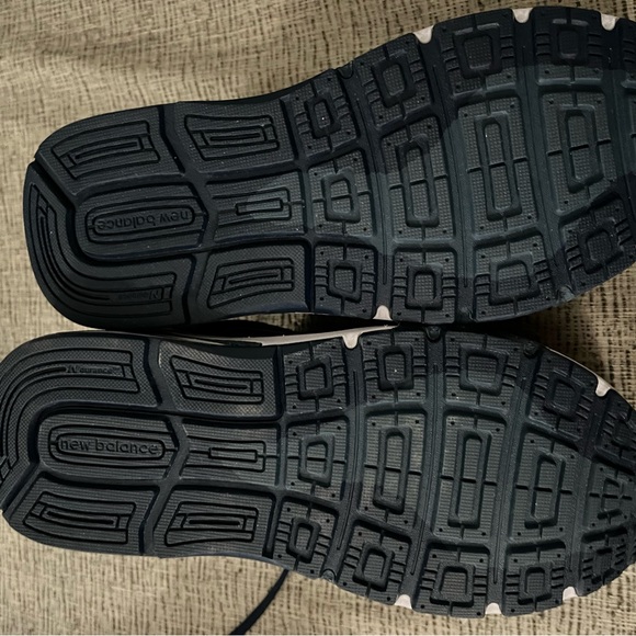 New Balance 1540V3 ~ New without box ~ *Navy and Ice Blue* 7.5 B - Picture 4 of 5